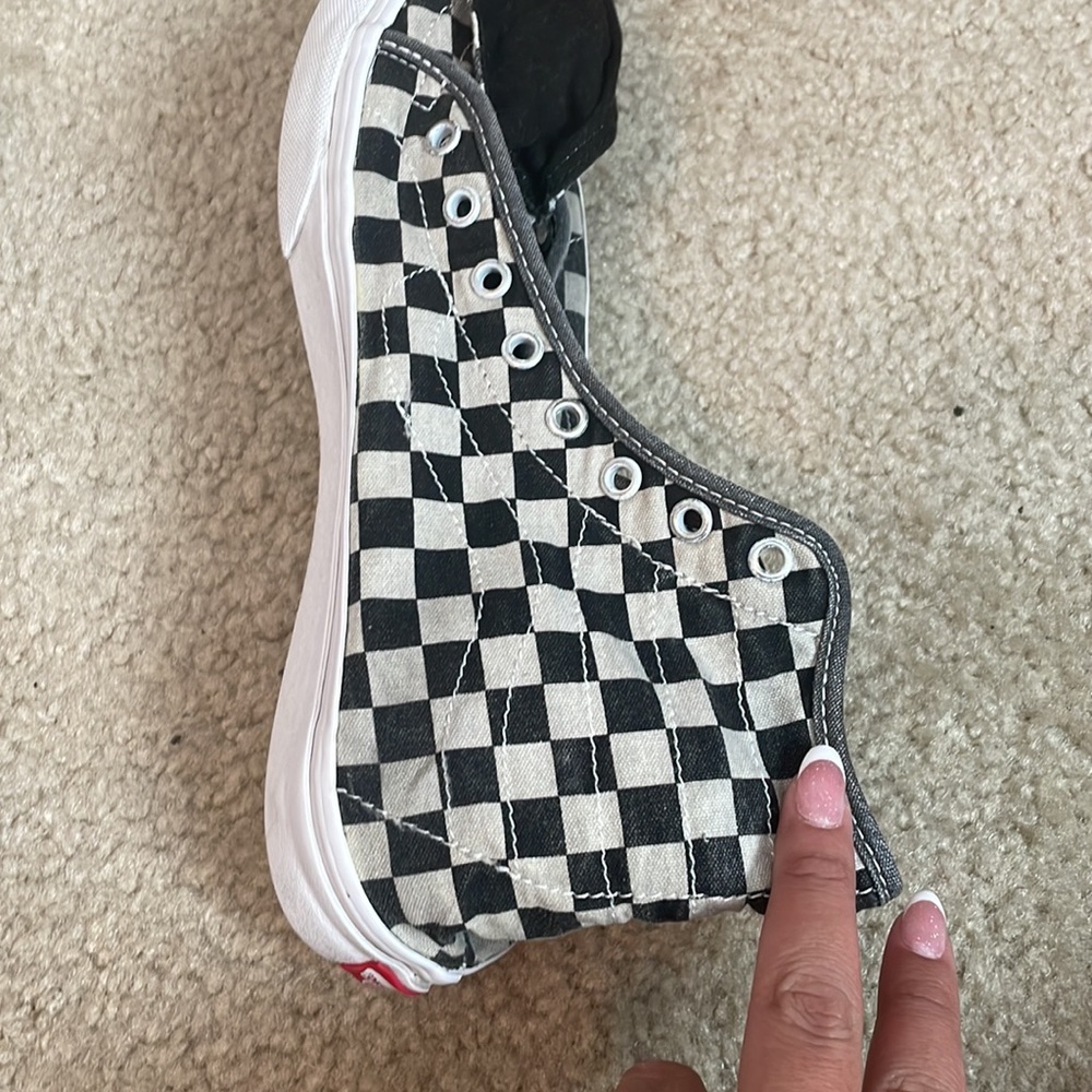 Vans - Picture 7 of 9